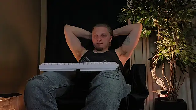 Vincent Hardman online show from May 6, 8:31 pm