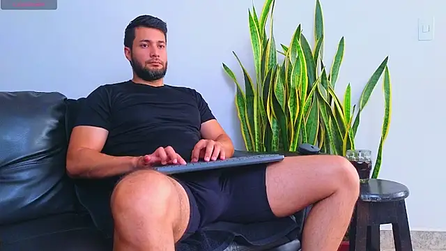 stiven montiel online show from May 27, 12:35 pm