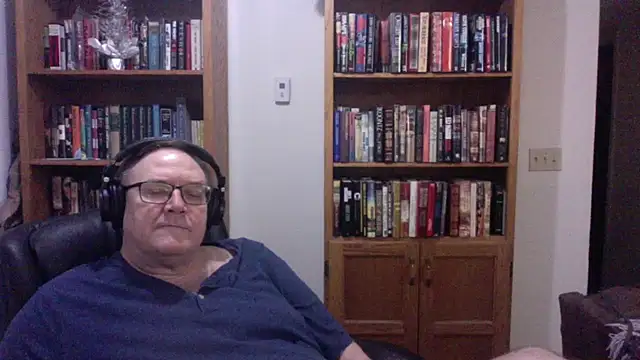 Vinyl22xh online show from August 4, 4:18 am