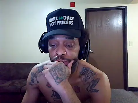 thefreakscomeoutatnight online show from May 3, 7:55 am