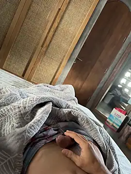 HenryLee1983-cums online show from May 10, 2:13 am