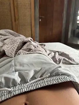 HenryLee1983-cums online show from May 24, 2:28 am