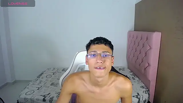 Im david02 online show from May 7, 12:22 am