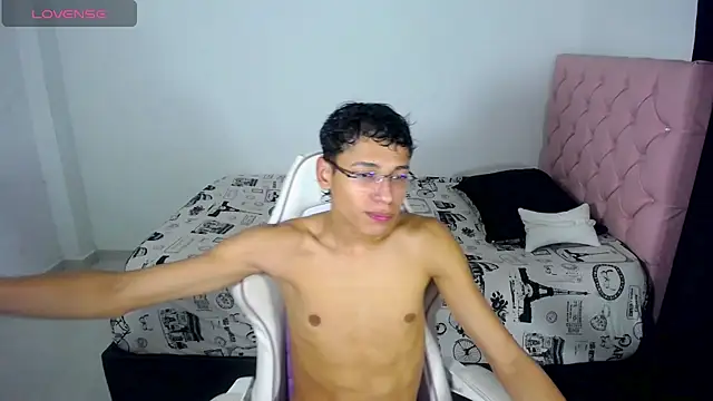 Im david02 online show from May 18, 10:36 pm