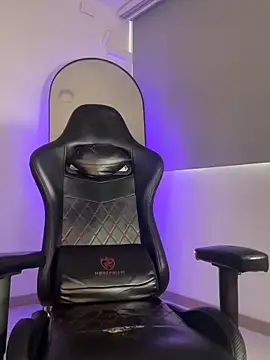 johnjaguar1  online show from May 20, 2:56 pm