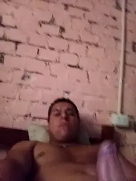 Alex321Flores online show from May 1, 10:12 pm