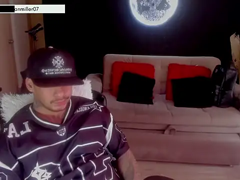 Dammianmiller online show from June 1, 3:56 pm