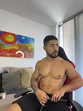 Ezzio Scolaro online show from June 24, 10:23 pm