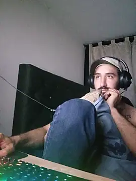 coolfriki online show from May 14, 1:03 am
