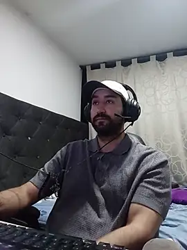 coolfriki online show from May 16, 1:36 am