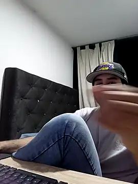 coolfriki online show from May 8, 12:22 am