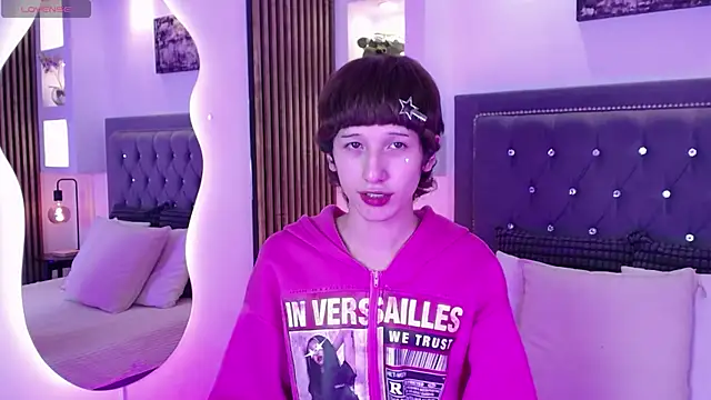 Emo Boy  online show from April 26, 8:38 pm