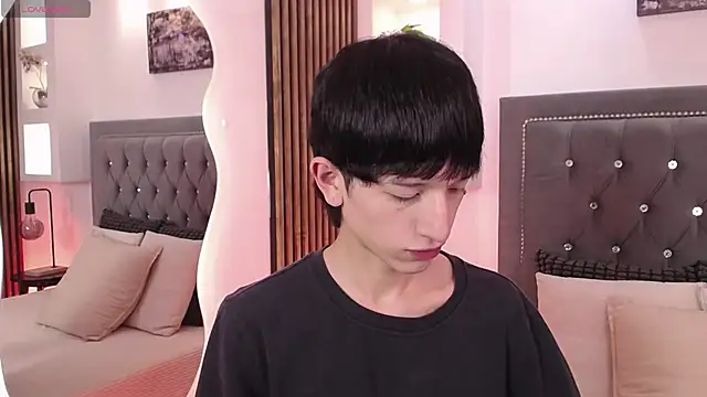 Emo Boy  online show from June 5, 8:14 pm