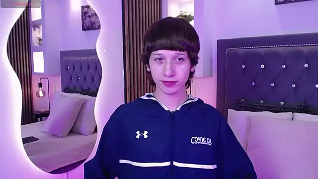 Emo Boy  online show from April 29, 9:43 pm