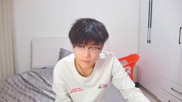 KK-cuteboy online show from June 9, 11:34 am