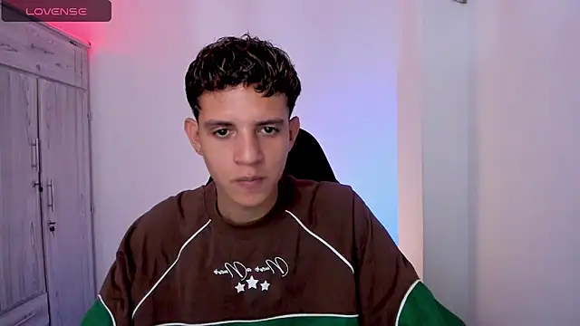 tylernova online show from April 27, 3:36 am