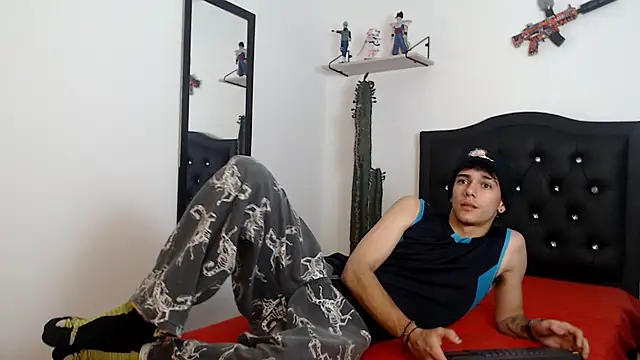 AmethystShadow17 online show from May 5, 9:26 pm