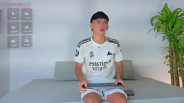 Axel Cody  online show from June 1, 1:11 pm