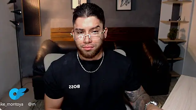 Mike montoya01 online show from July 19, 11:55 pm