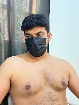 Handsome8677 online show from May 21, 1:37 pm