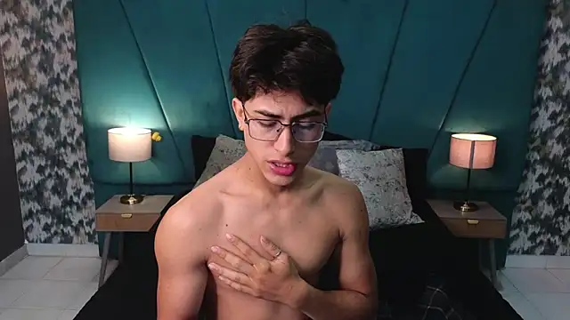 Aaron Eze online show from June 7, 12:34 pm