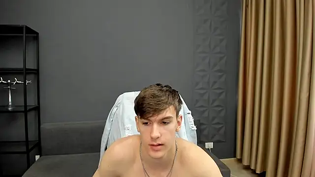 BradyFlint online show from May 14, 4:43 am
