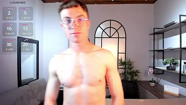 Lil James online show from May 2, 4:04 am