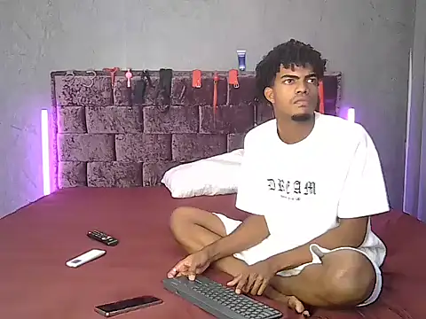 richardd2212 online show from June 16, 12:46 am