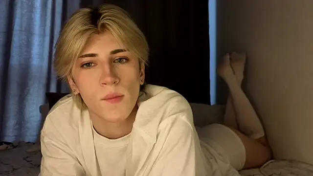 Oliver star boy  online show from June 19, 12:54 pm