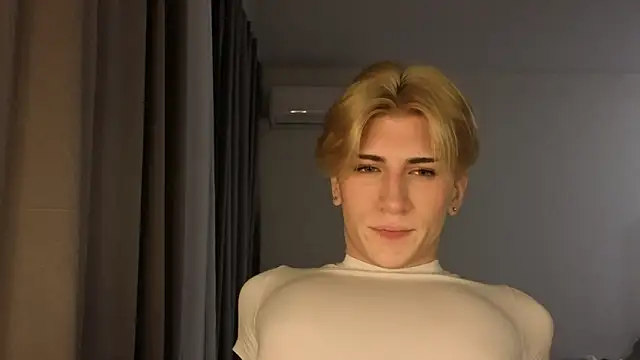 Oliver star boy  online show from May 7, 6:30 pm