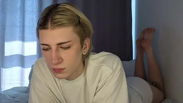 Oliver star boy  online show from June 24, 5:21 am