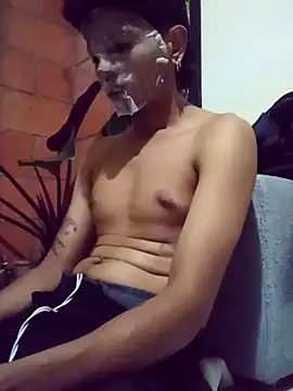 SkinniYamo online show from May 20, 3:57 am