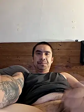 Stronggdragon85 online show from June 3, 7:10 am