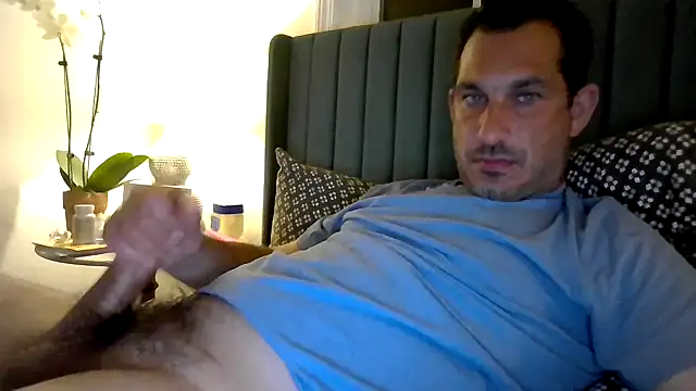 ckraiders84 online show from May 15, 4:42 am