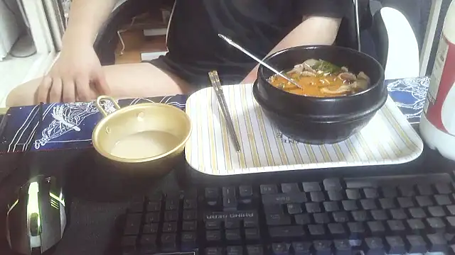Stripholyday online show from May 23, 8:42 am