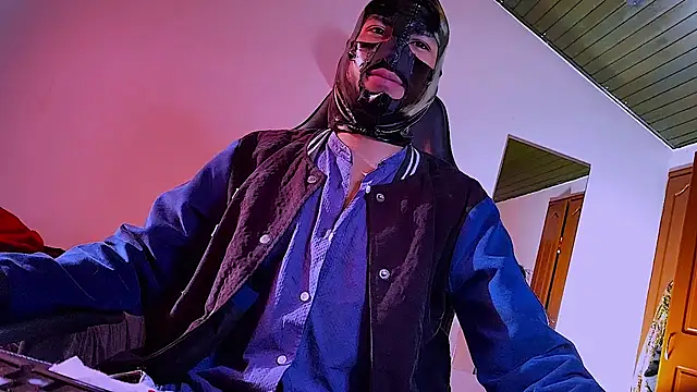 3v1l online show from May 15, 9:23 pm