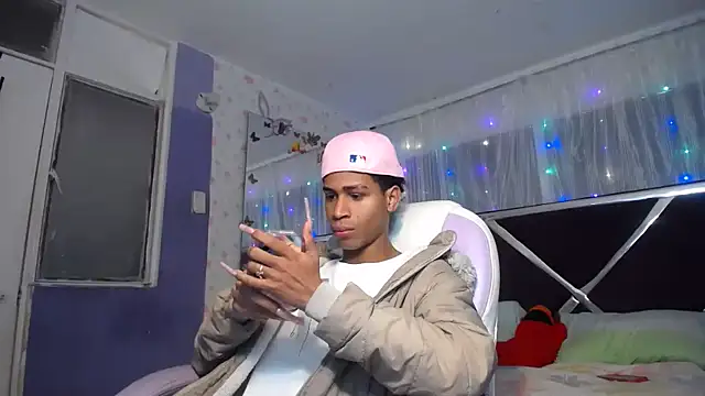 Santy bigcock 01 online show from July 4, 1:36 pm