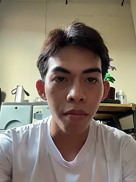 Urhotsilverboy online show from July 28, 8:00 am