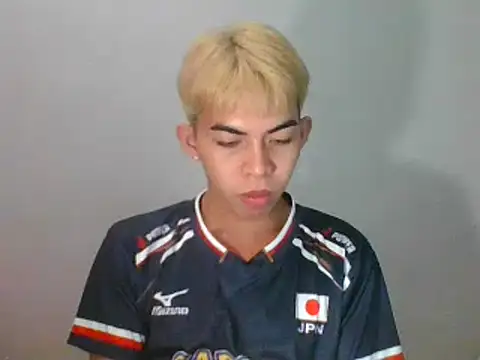 Urhotsilverboy online show from May 23, 7:41 pm