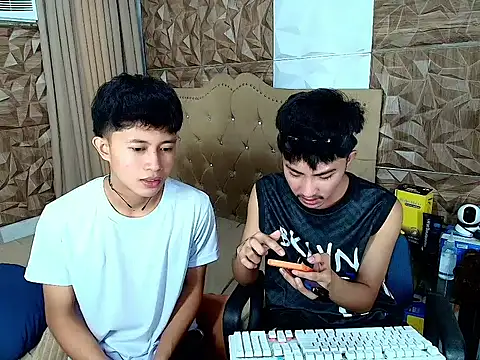 Urloverhardcock online show from May 7, 3:34 pm