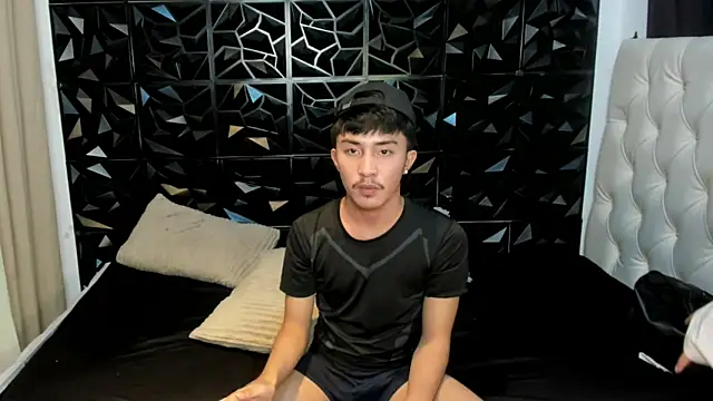 Urloverhardcock online show from April 25, 1:41 pm