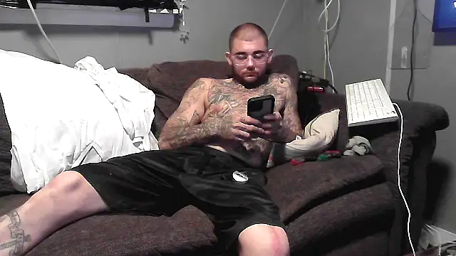 trickydickydaddy online show from June 10, 6:26 am