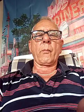 andy-1961 online show from August 8, 5:42 pm