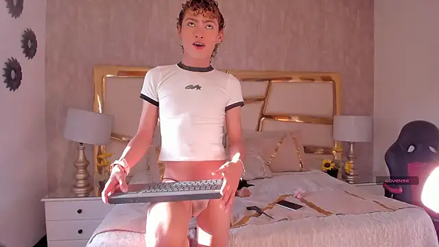 JacobRusso online show from June 26, 10:12 pm