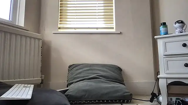boyinsocks online show from May 20, 7:59 am