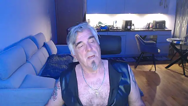 Buidapest online show from April 29, 11:11 pm