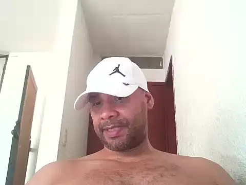musclehetero online show from May 5, 8:42 pm