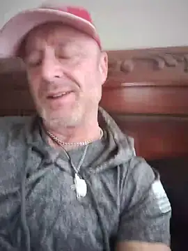 Slydog1010 online show from June 15, 8:12 pm