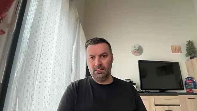 coolsmith81 online show from May 18, 7:14 am