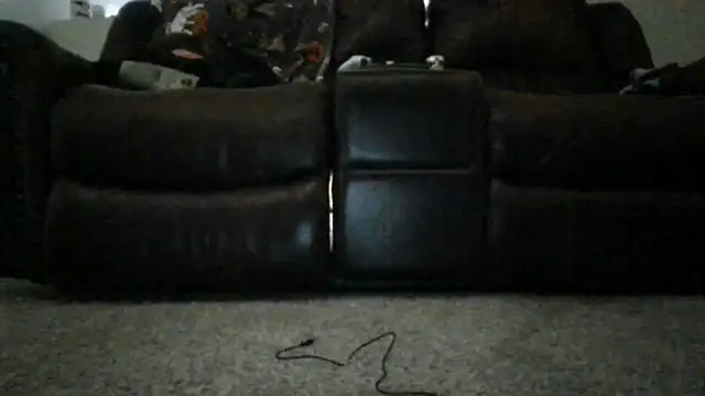 cmoneyyy021 online show from August 9, 11:54 pm